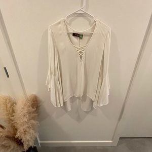 WHITE JONDIE FLOWY BLOUSE: